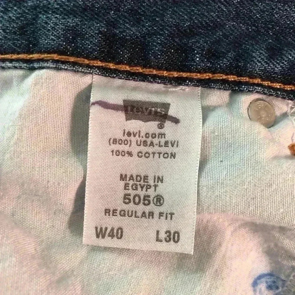 Vintage Levi’s 505 Mens 40x30 Medium Wash Blue Jeans Bootcut flaws on leg, tags - Picture 7 of 7